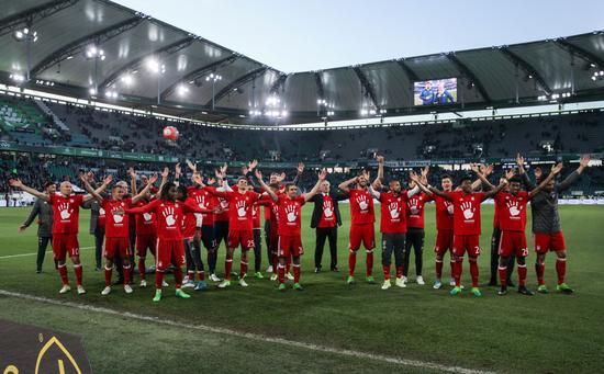  拜仁慕尼黑提前夺冠创纪录实现德甲十连冠伟业